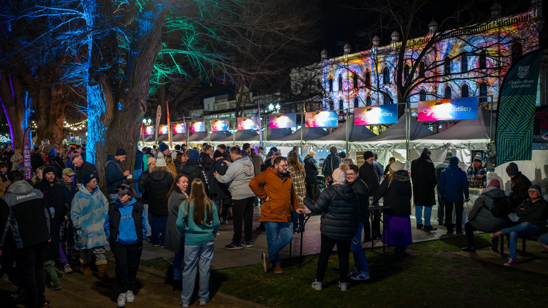 Crowds at the garden bar during Brew & Bite night.